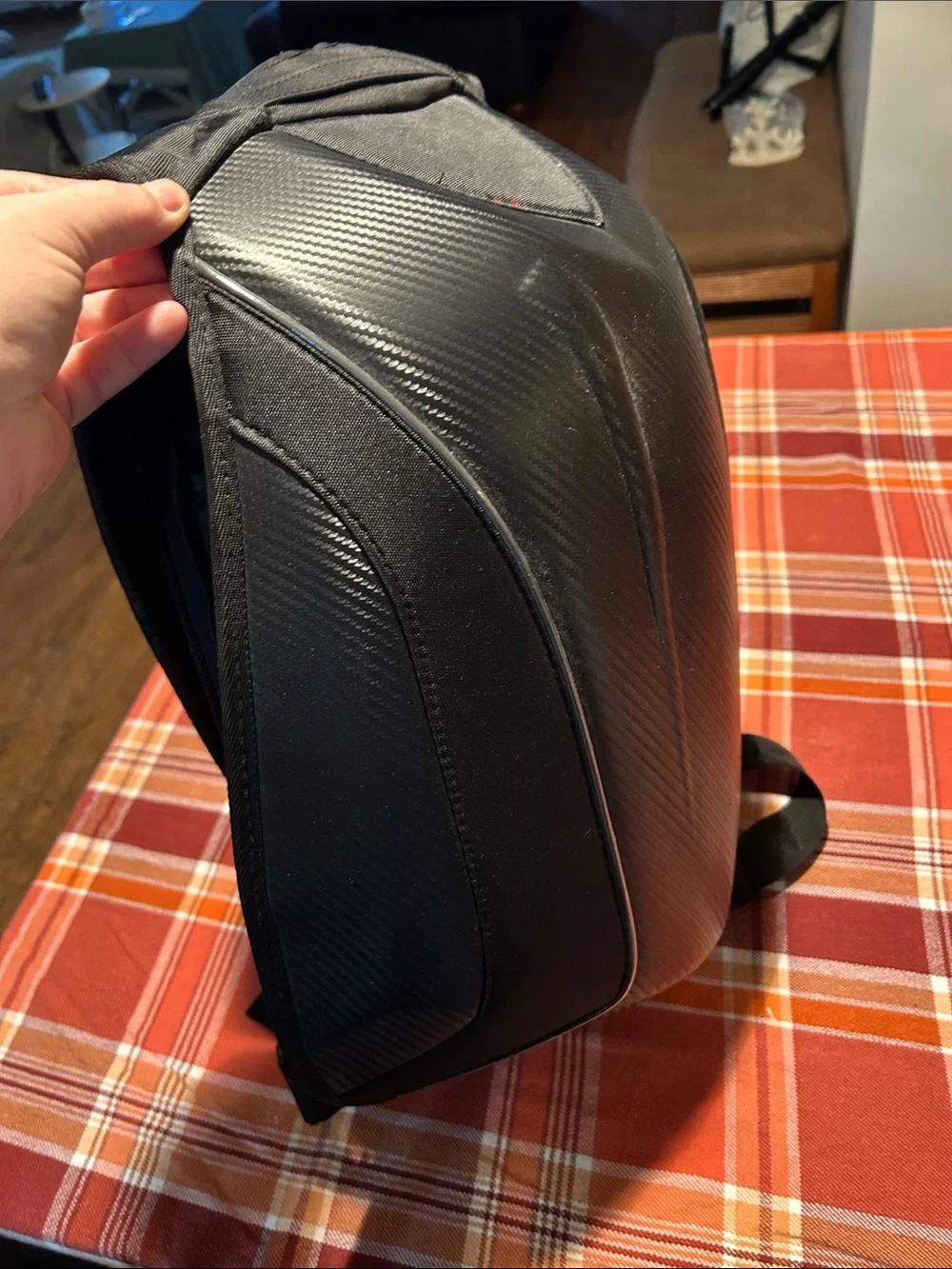 Men's Hard-Shell Black Backpack – Carbon-Finish Exterior